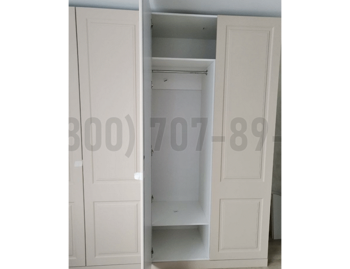 Классический шкаф в Истре